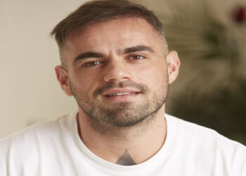 Florian Hurel: Over indulgence in social media can make one feel less competent