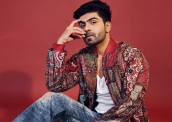 Akash Choudhary Paves the Way for Men's Indo-Fusion Fashion, Breaking Barriers Inspired by Kareena Kapoor Khan