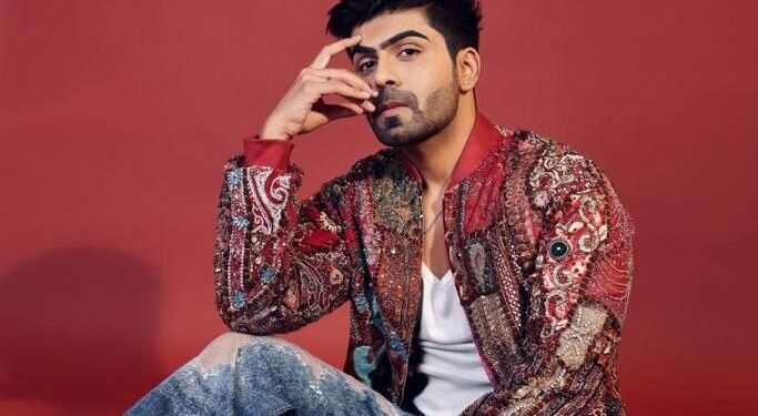 Akash Choudhary Paves the Way for Men's Indo-Fusion Fashion, Breaking Barriers Inspired by Kareena Kapoor Khan
